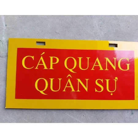 Biển báo cáp quang quân sự kích thước 15cm x 30cm