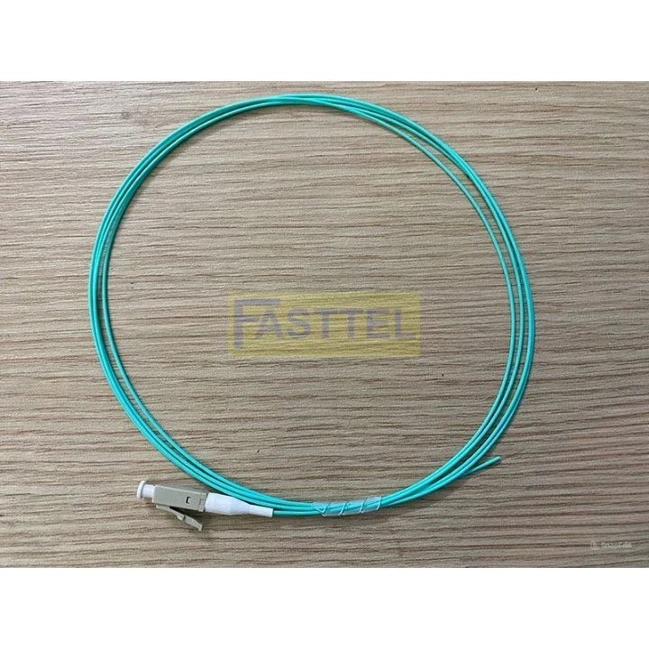 pigtail-lcupc-09-mm-01